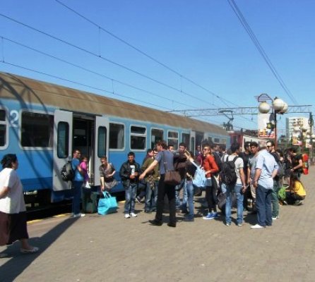 CFR adaptează circulaţia trenurilor de pasageri la sezonul estival